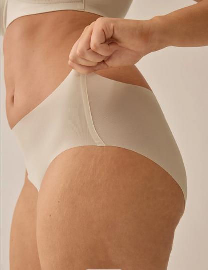 Фини лазерно рязани бикини NATURANA 4007