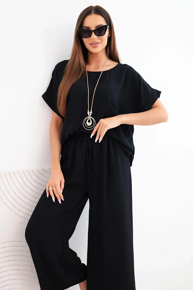 Комплект с блуза с къс ръкав и широки панталони