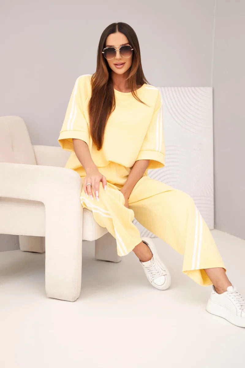 Комплект суитшърт и панталон с странични ивици