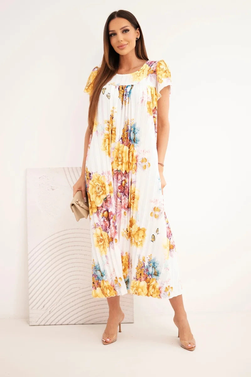 Плисирана рокля с цветен принт и къси ръкави