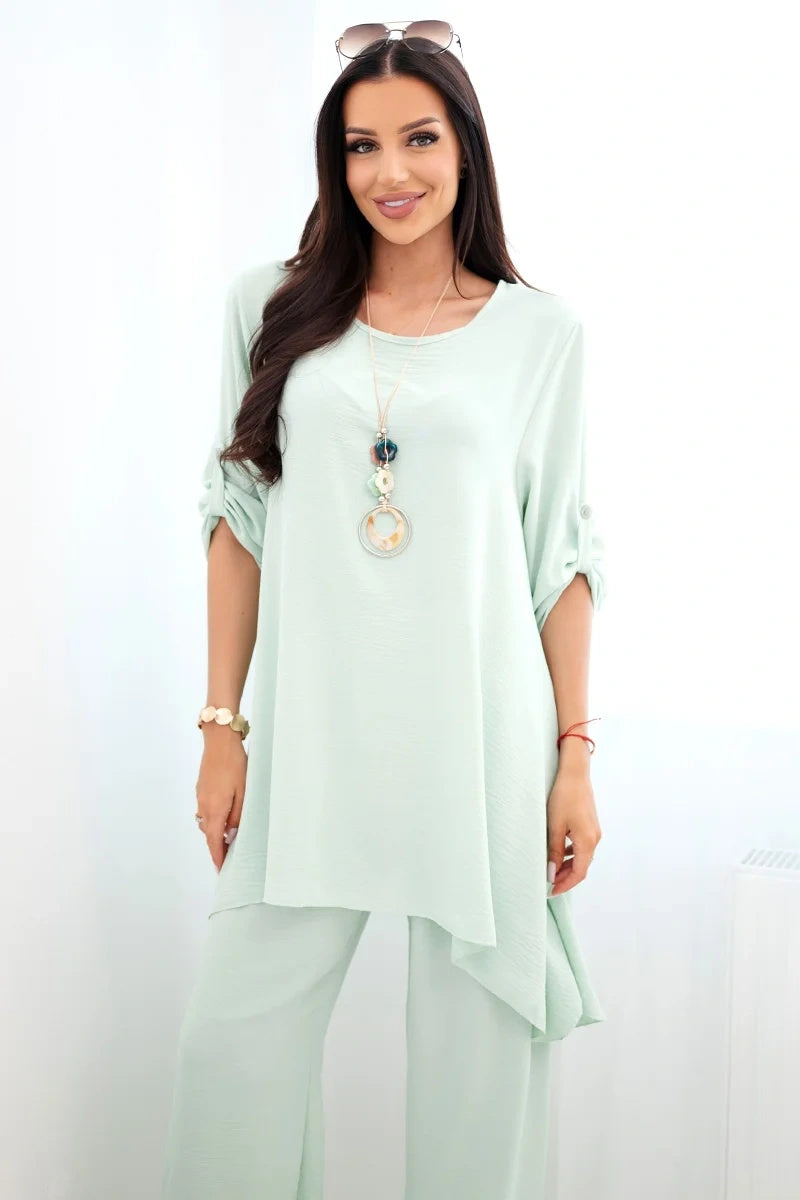 Комплект с блуза и панталон с висулка