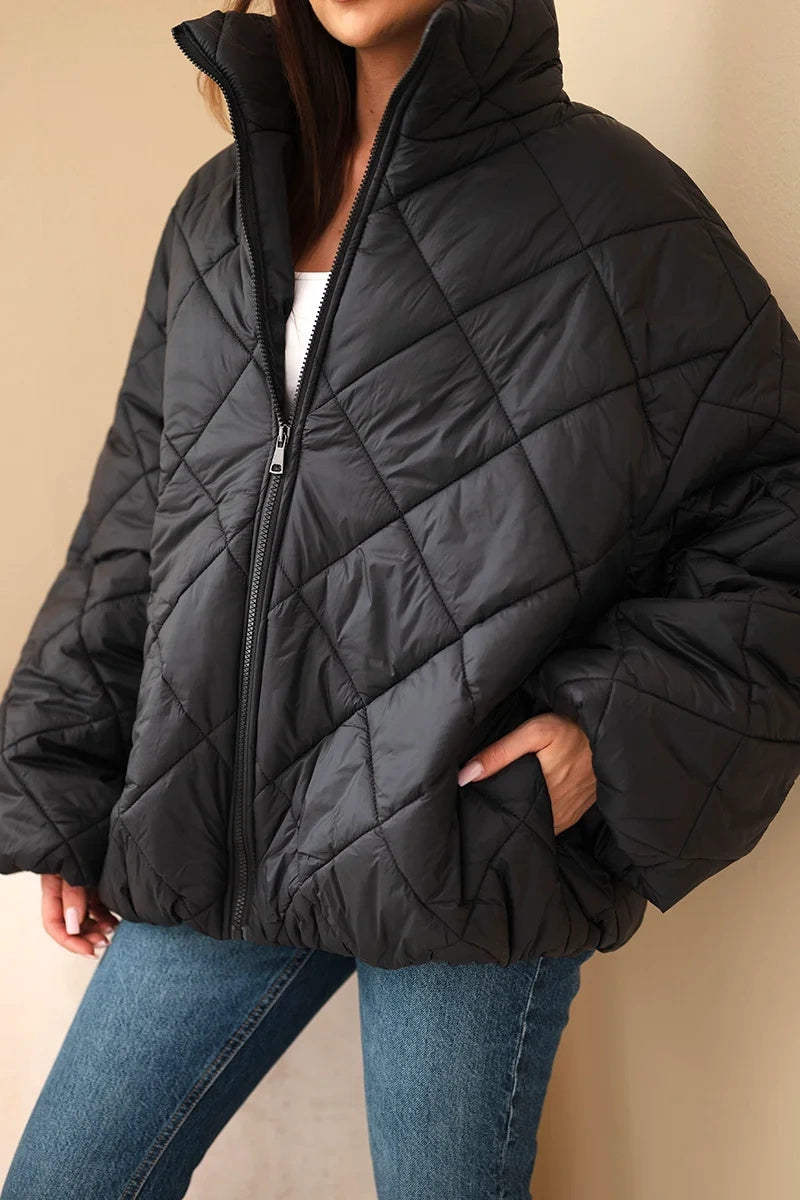Жакет с диамантен шев и висока яка