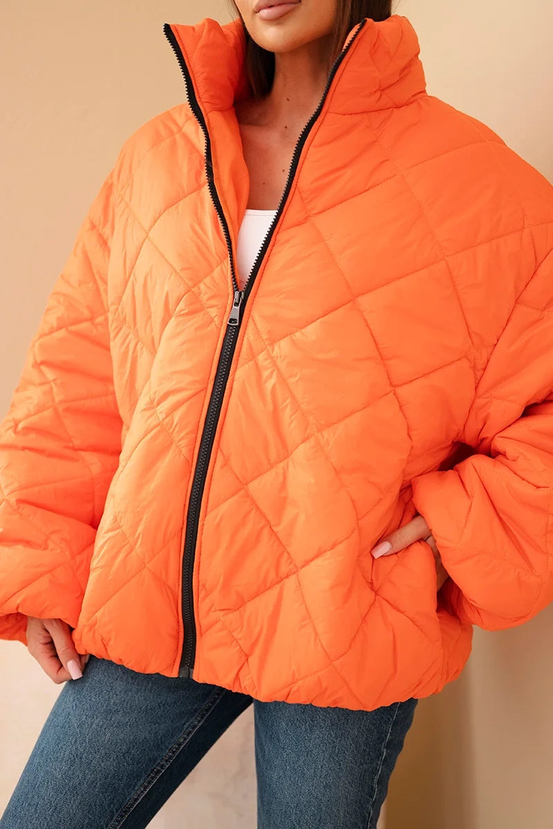 Жакет с диамантен шев и висока яка