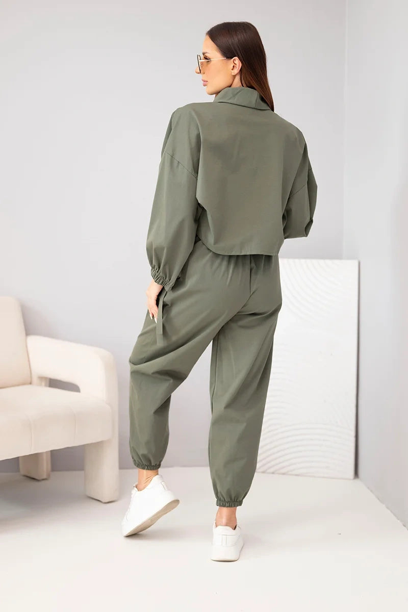 Комплект с блуза с набрани детайли и панталон
