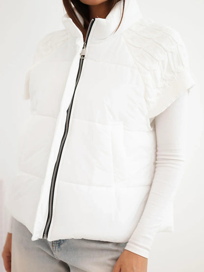 Късо ватирано яке с яка и цип
