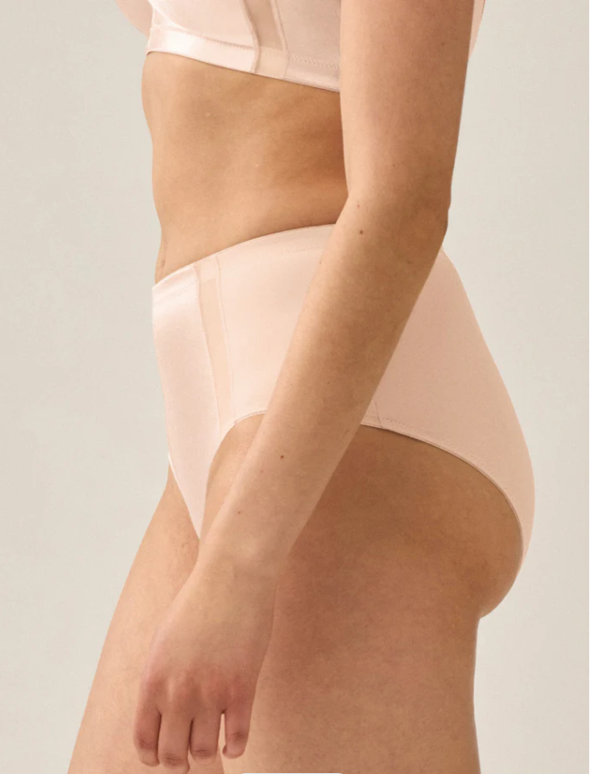 Дълбоки стягащи бикини NATURANA 4662