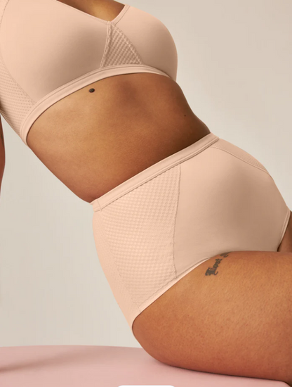 Дълбоки стягащи бикини NATURANA 4679