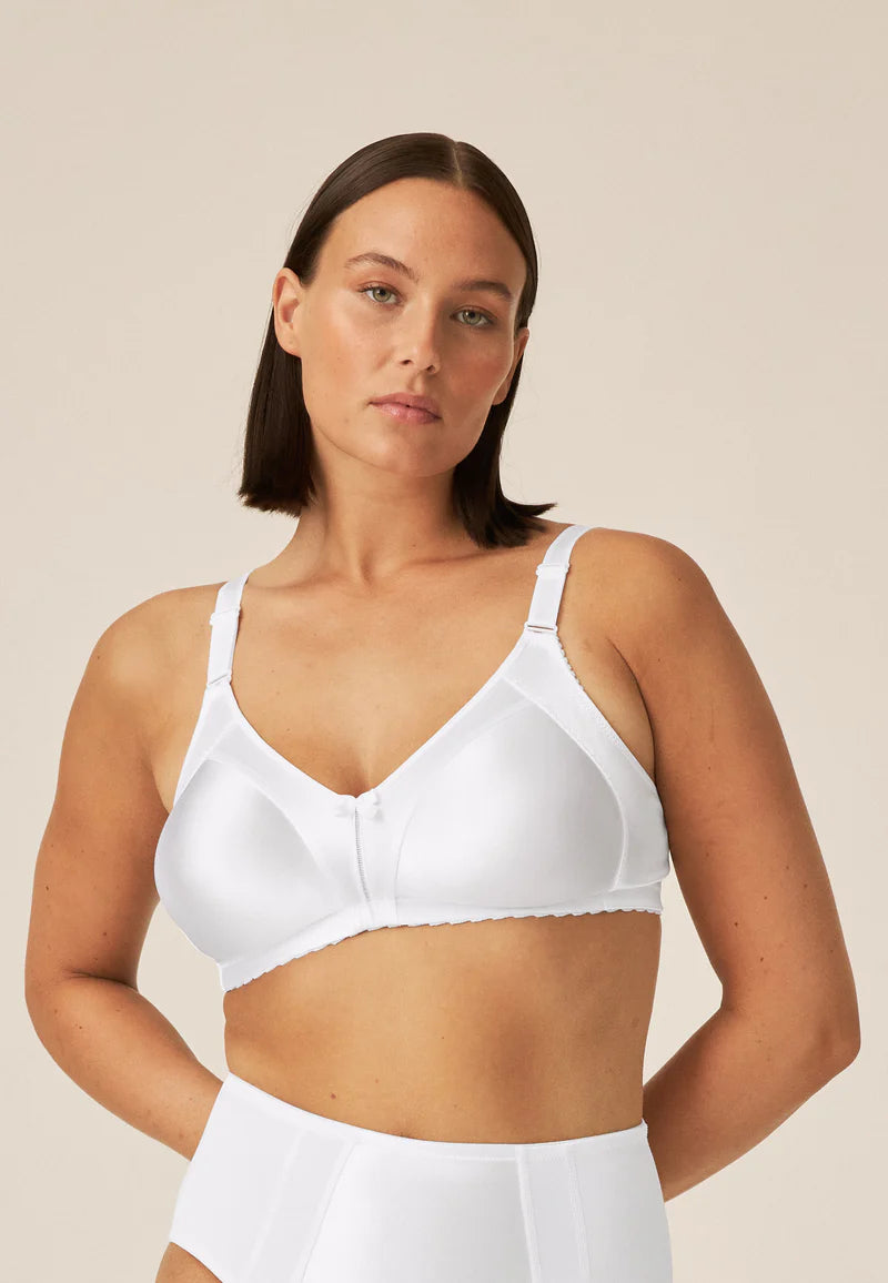 Сутиен с меки чаши без банели NATURANA 5063 - бяло