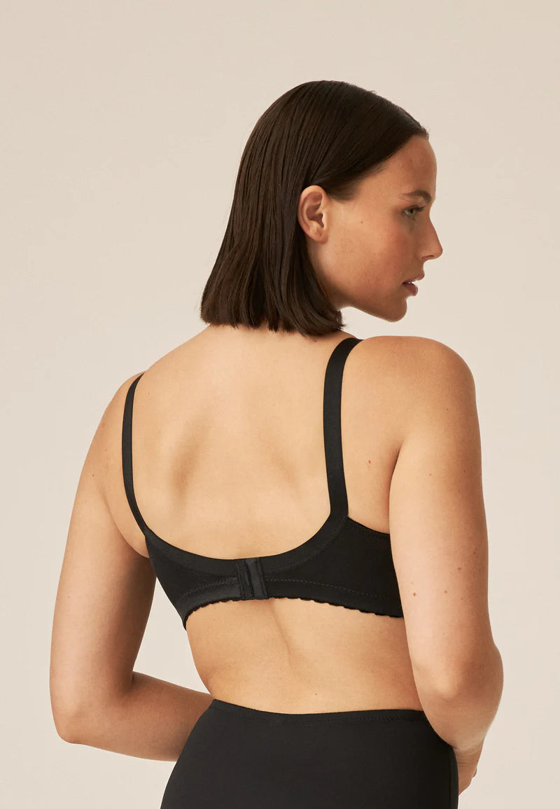 Сутиен с меки чаши без банели NATURANA 5063 - черно