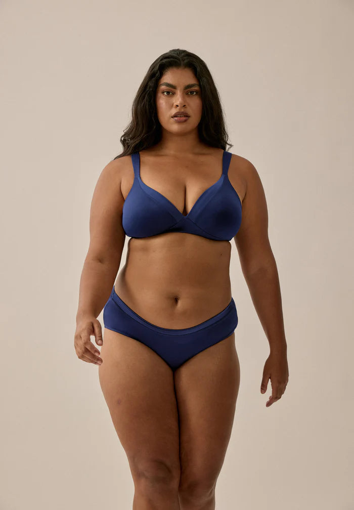 Сутиен с оформени чаши без банели NATURANA 5119 - тъмносин