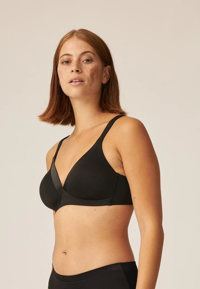 Сутиен с оформени чаши без банели NATURANA 5119 - черно