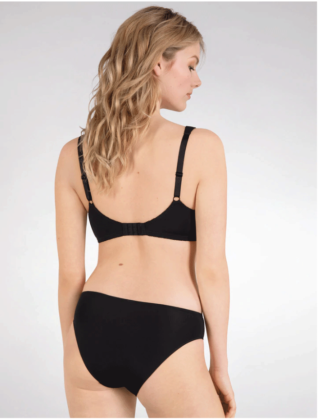 Сутиен с оформена чаша без банели NATURANA 5266