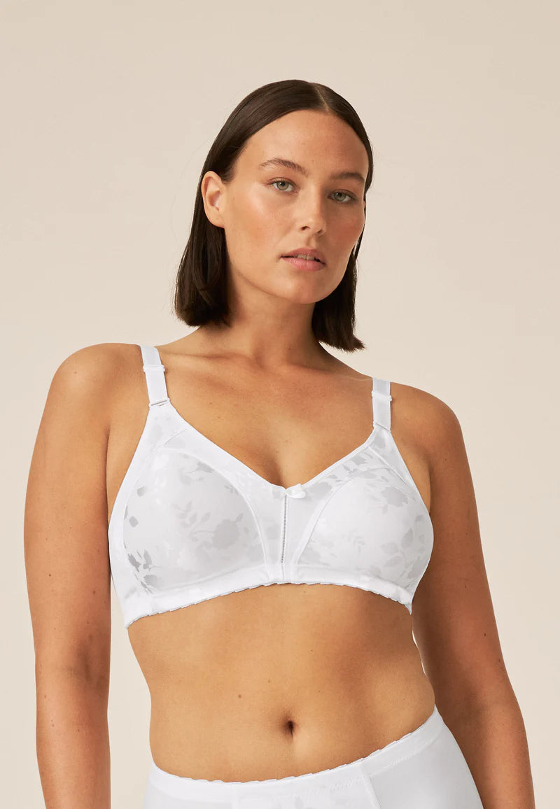 Сутиен с меки чаши без банели NATURANA 5363 - бяло