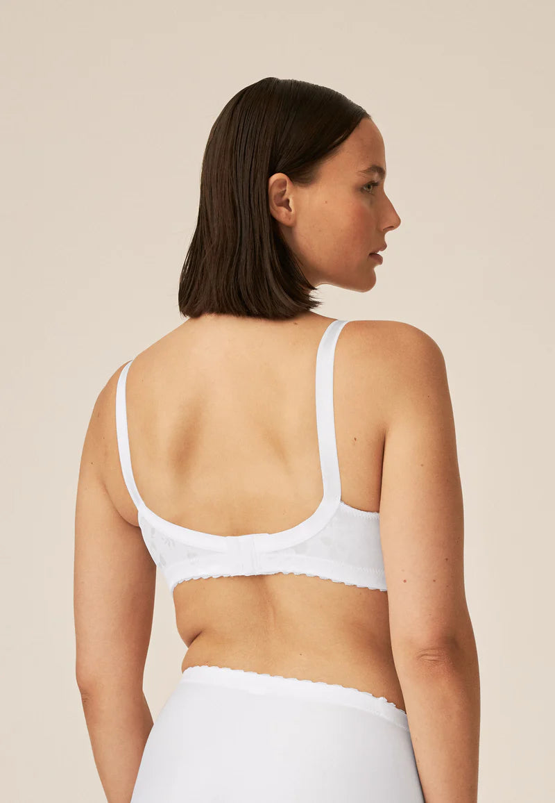 Сутиен с меки чаши без банели NATURANA 5363 - бяло