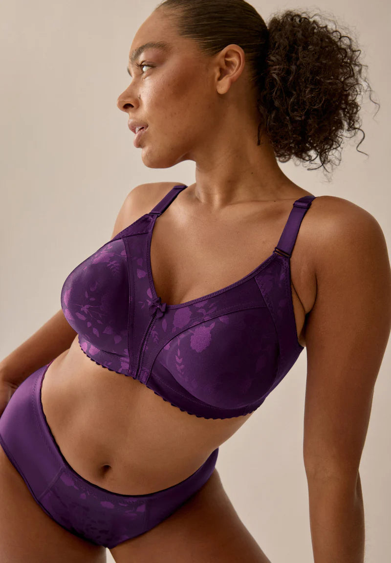 Сутиен с меки чаши без банели NATURANA 5363 - лилаво