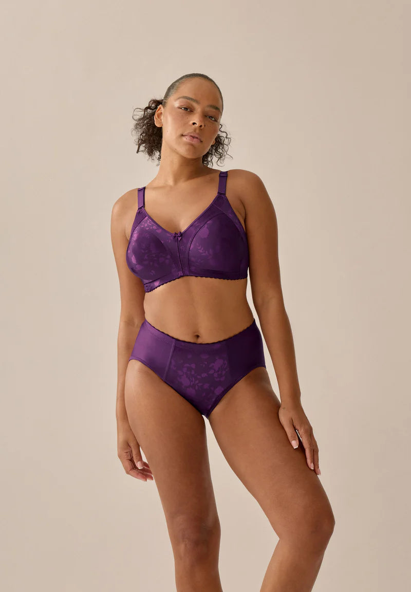 Сутиен с меки чаши без банели NATURANA 5363 - лилаво