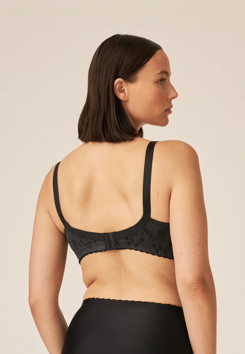 Сутиен с меки чаши без банели NATURANA 5363 - черно