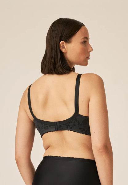 Сутиен с меки чаши без банели NATURANA 5363 - черно