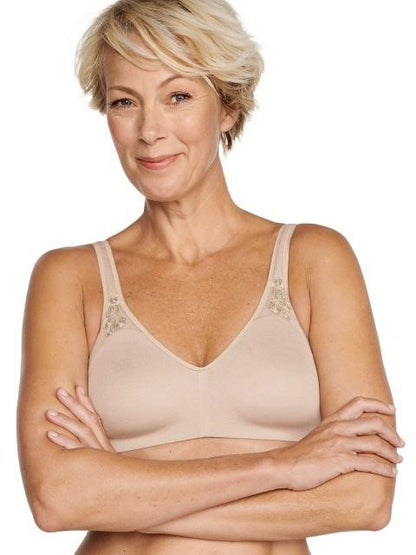 Сутиен с меки чаши без банели NATURANA 5505