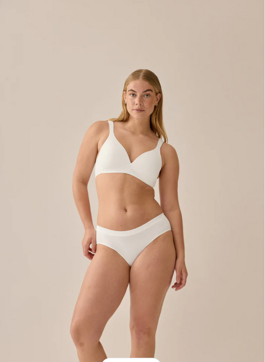 Сутиен с оформени чаши без банели NATURANA 5519