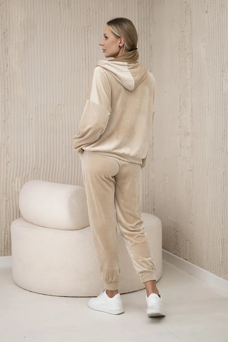 Велурен комплект от суитчър с панталон 5629Q