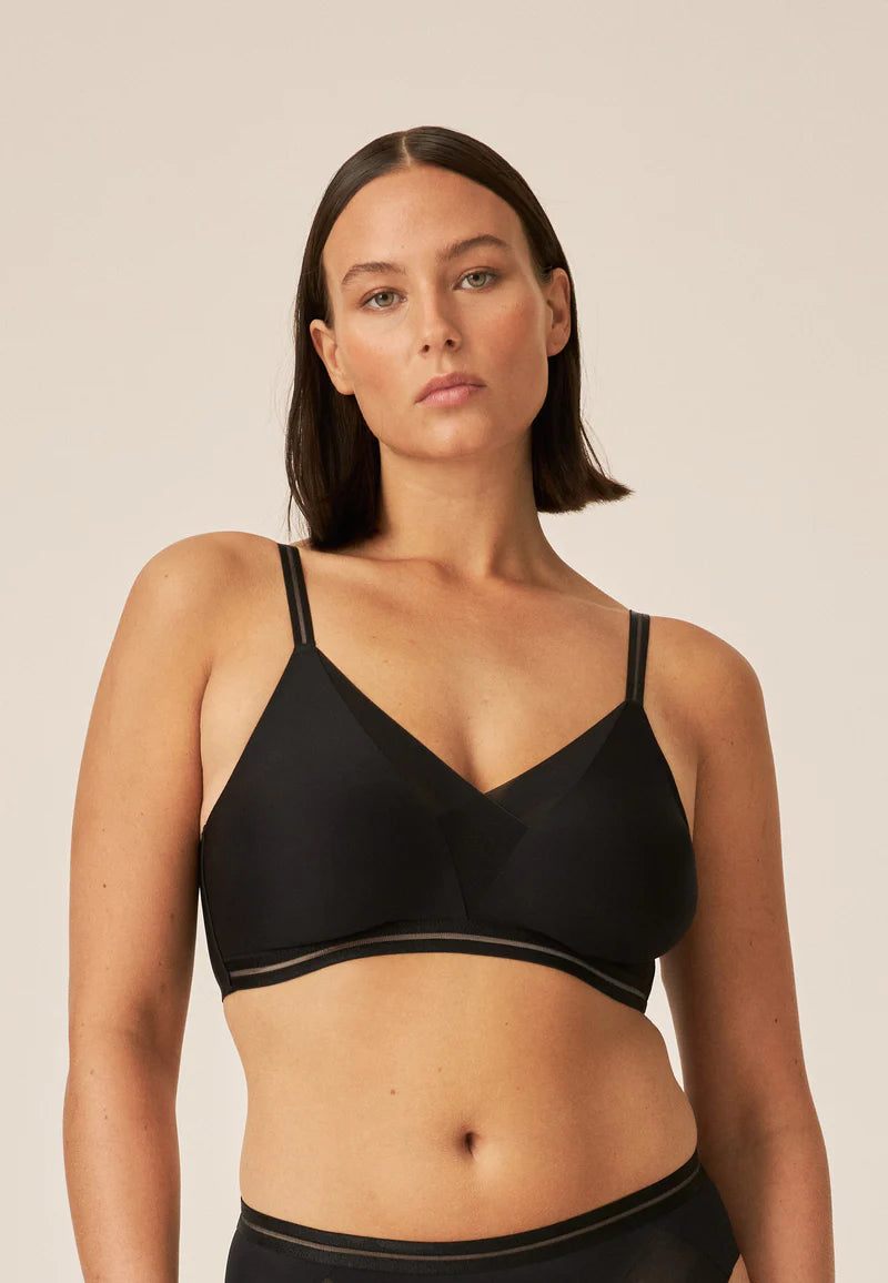 Сутиен с меки чаши без банели NATURANA 5658 - черно