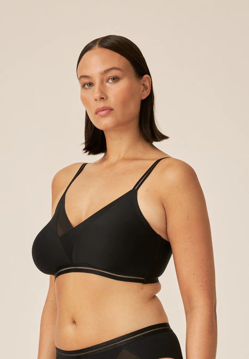 Сутиен с меки чаши без банели NATURANA 5658 - черно