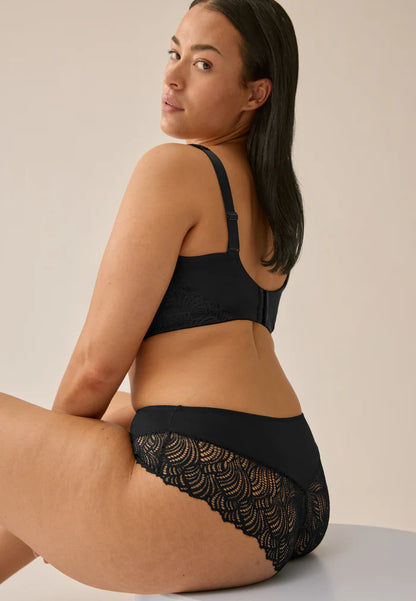 Сутиен с оформени чаши без банели NATURANA 5675 - черно