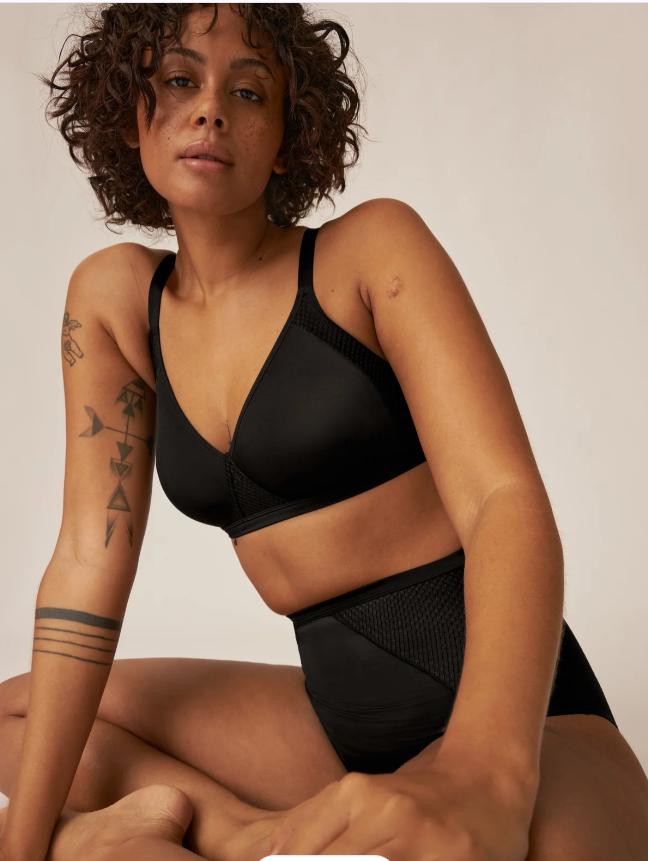 Сутиен с меки чаши без банели NATURANA 5679