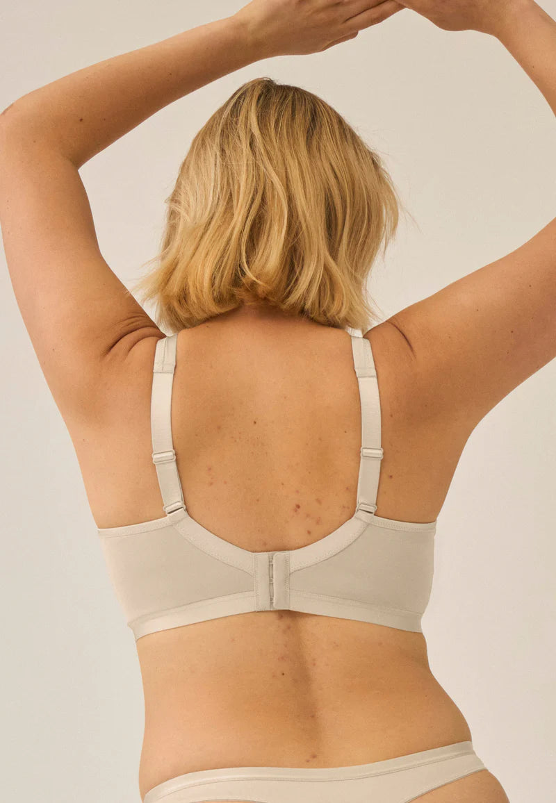 Сутиен без банели, изработен от лек материал NATURANA 5683 - телесно