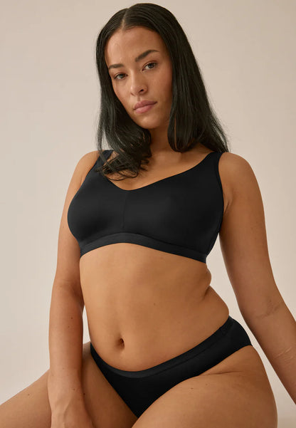 Сутиен без банели, изработен от лек материал NATURANA 5683 - черно