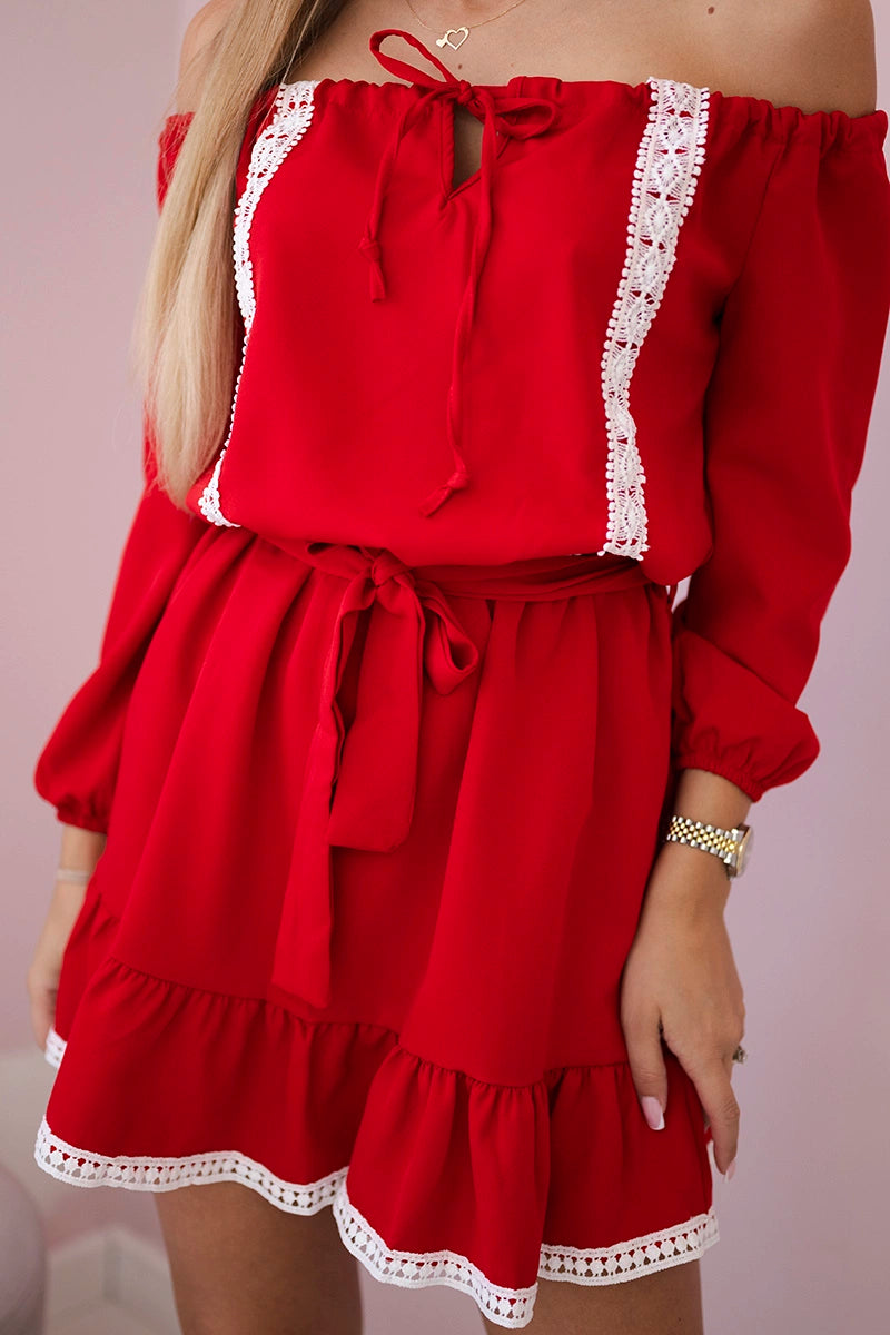 Рокля с открити рамене и дантелена украса 66046