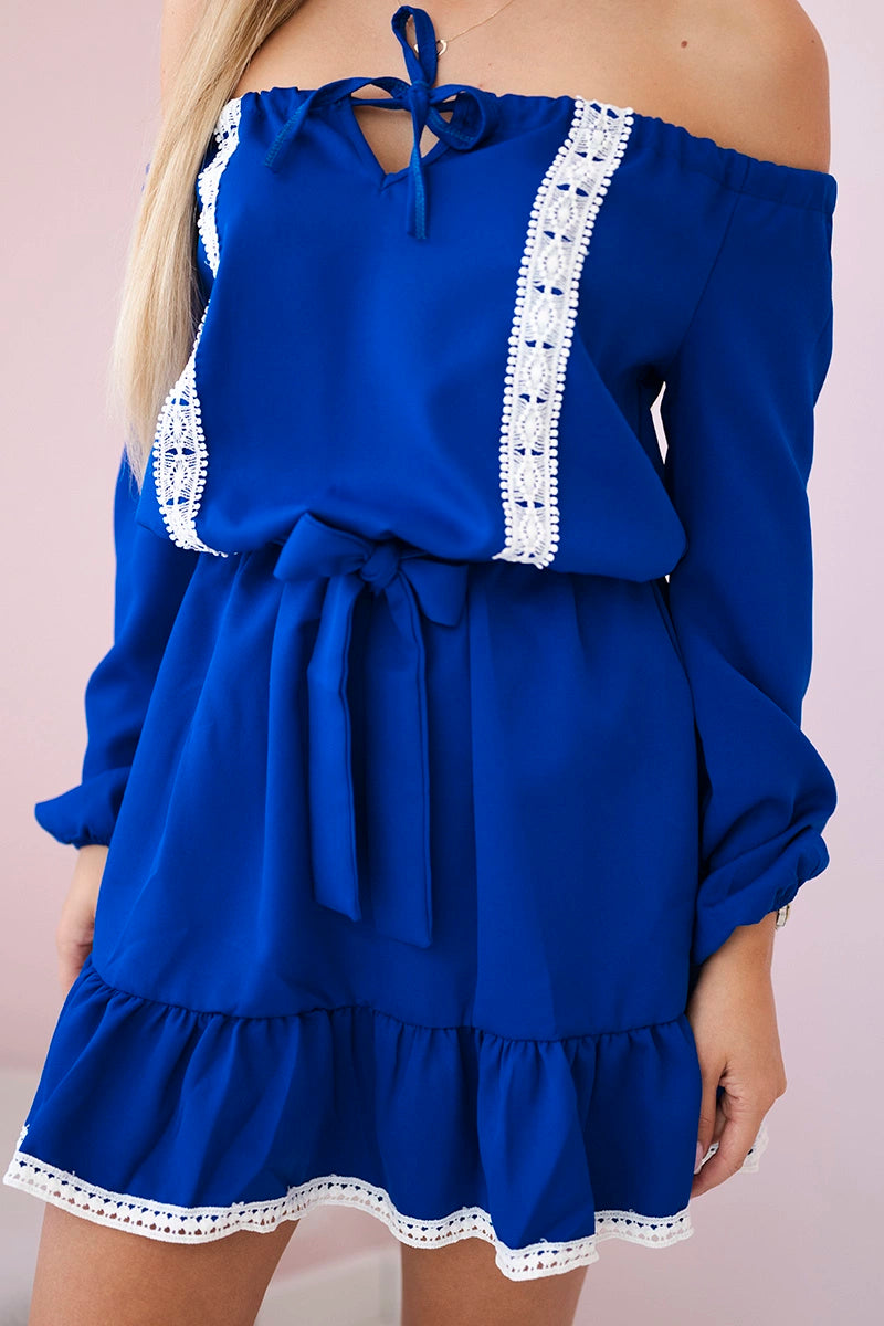 Рокля с открити рамене и дантелена украса 66046