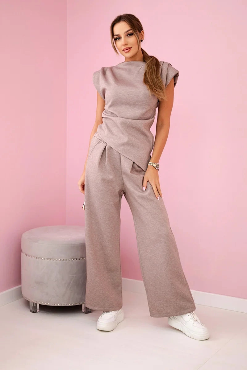 Комплект от асиметрична блуза с панталон 7349