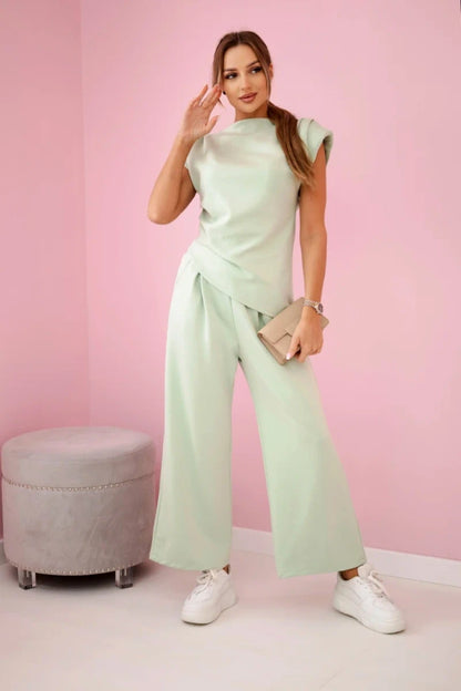 Комплект от асиметрична блуза с панталон 7349