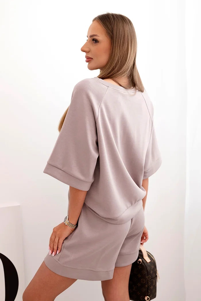 Дамски комплект с блуза с къс ръкав и шорти с ластик 7402