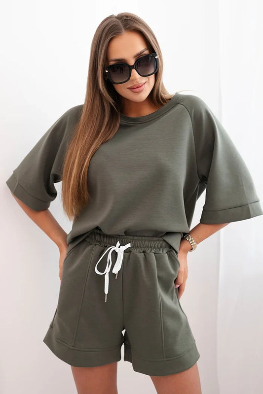 Дамски комплект с блуза с къс ръкав и шорти с ластик 7402