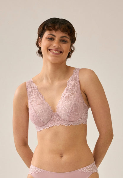 Дантелен сутиен с полуподплатени чаши и банели NATURANA 7675