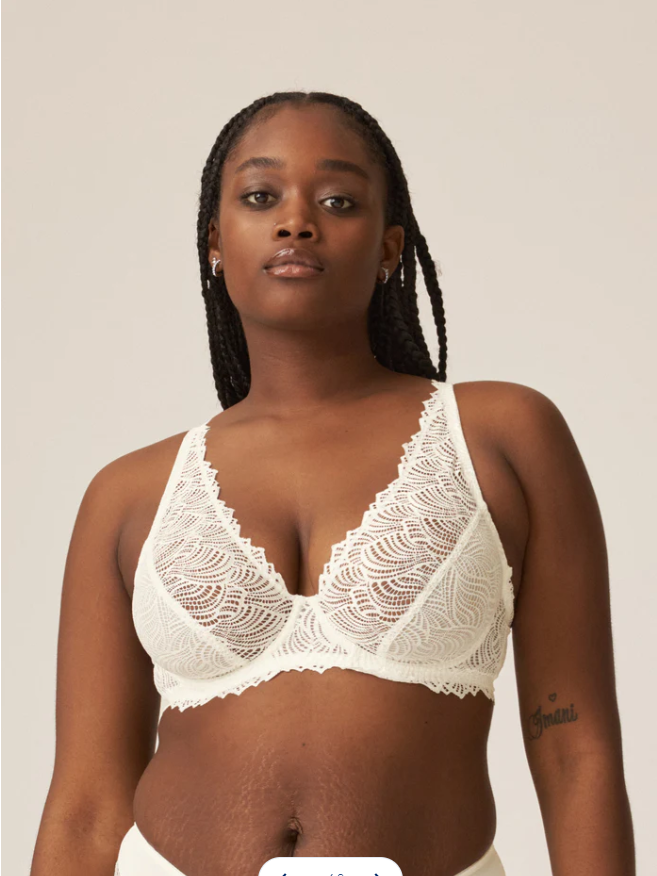 Дантелен сутиен с полуподплатени чаши и банели NATURANA 7675