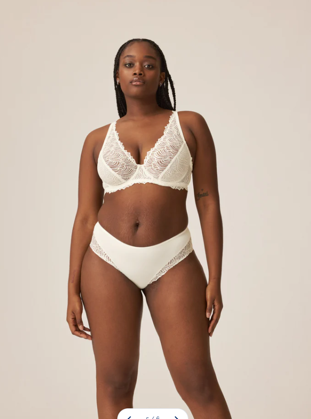 Дантелен сутиен с полуподплатени чаши и банели NATURANA 7675