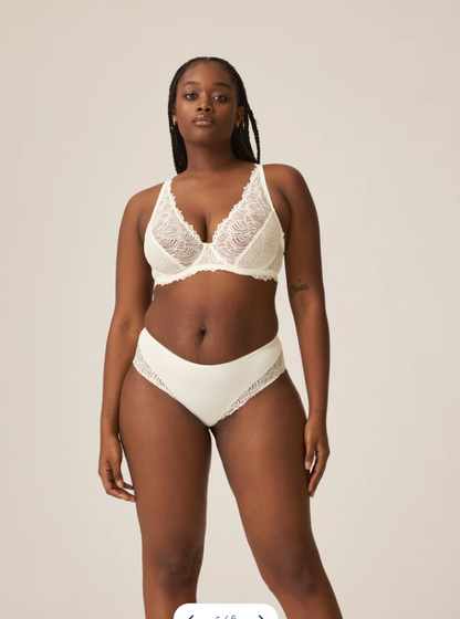 Дантелен сутиен с полуподплатени чаши и банели NATURANA 7675