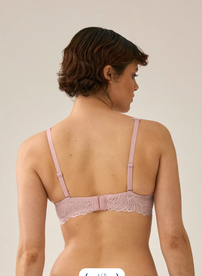 Дантелен сутиен с полуподплатени чаши и банели NATURANA 7675