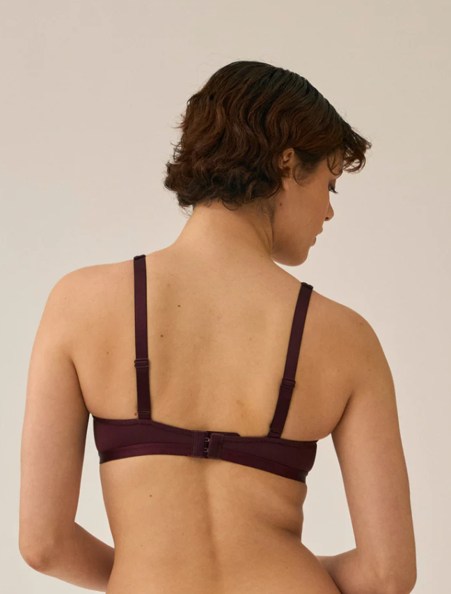 Сутиен с меки чаши и банели NATURANA 7683