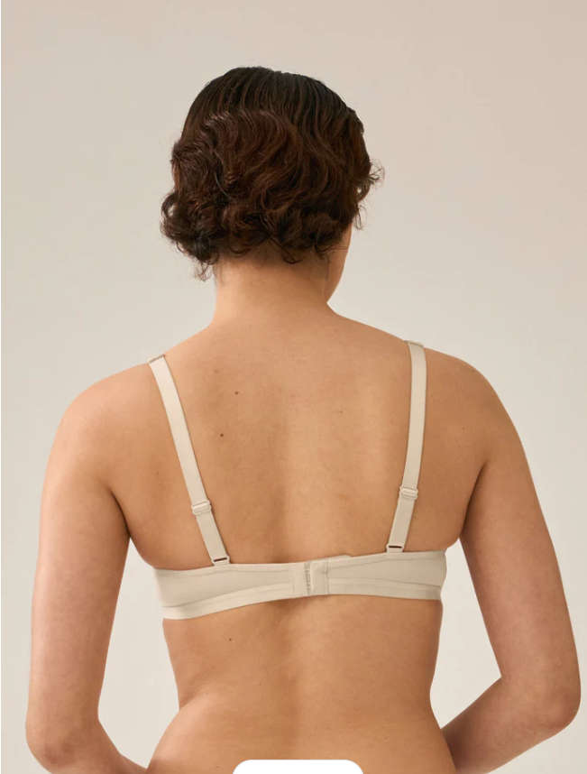 Сутиен с меки чаши и банели NATURANA 7683