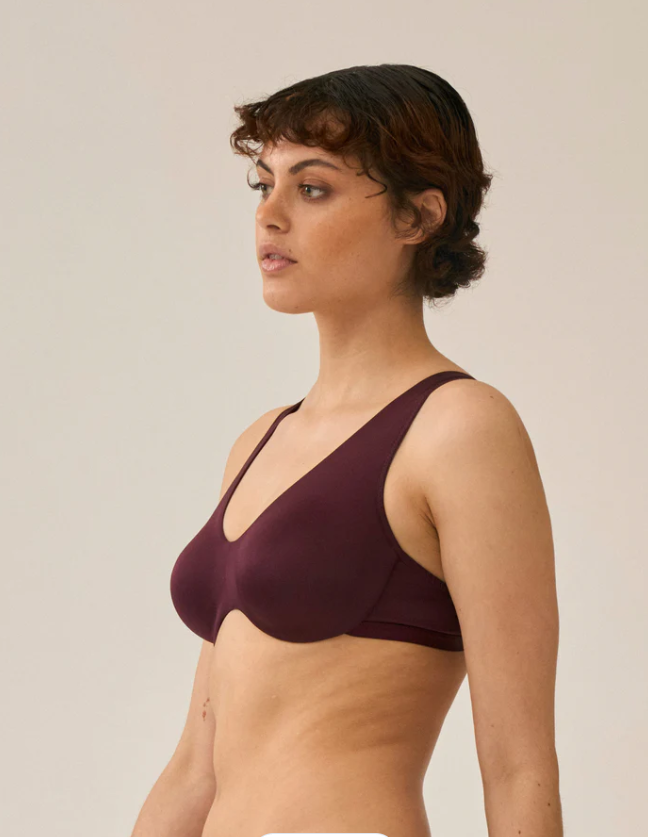 Сутиен с меки чаши и банели NATURANA 7683