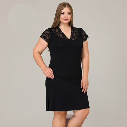 Черна нощница с цепка и дантелено деколте 8890