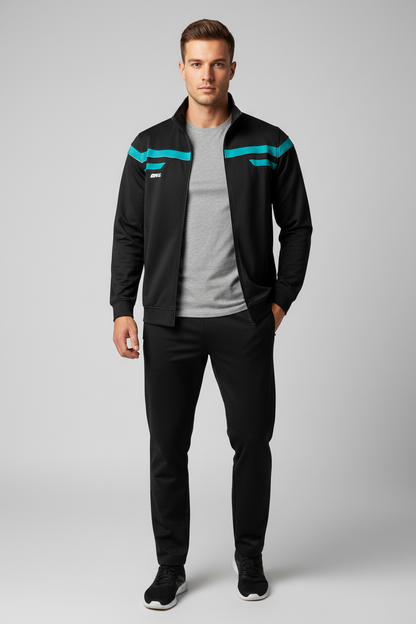 Мъж с разкопчан екип Валери