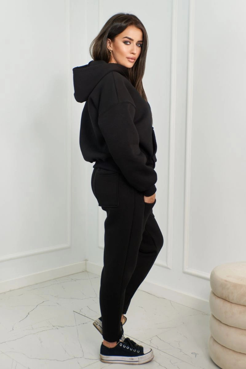 Изолиран комплект суичър с панталон 9577