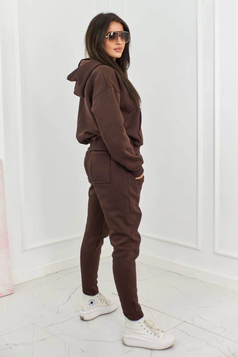 Изолиран комплект суичър с панталон 9577