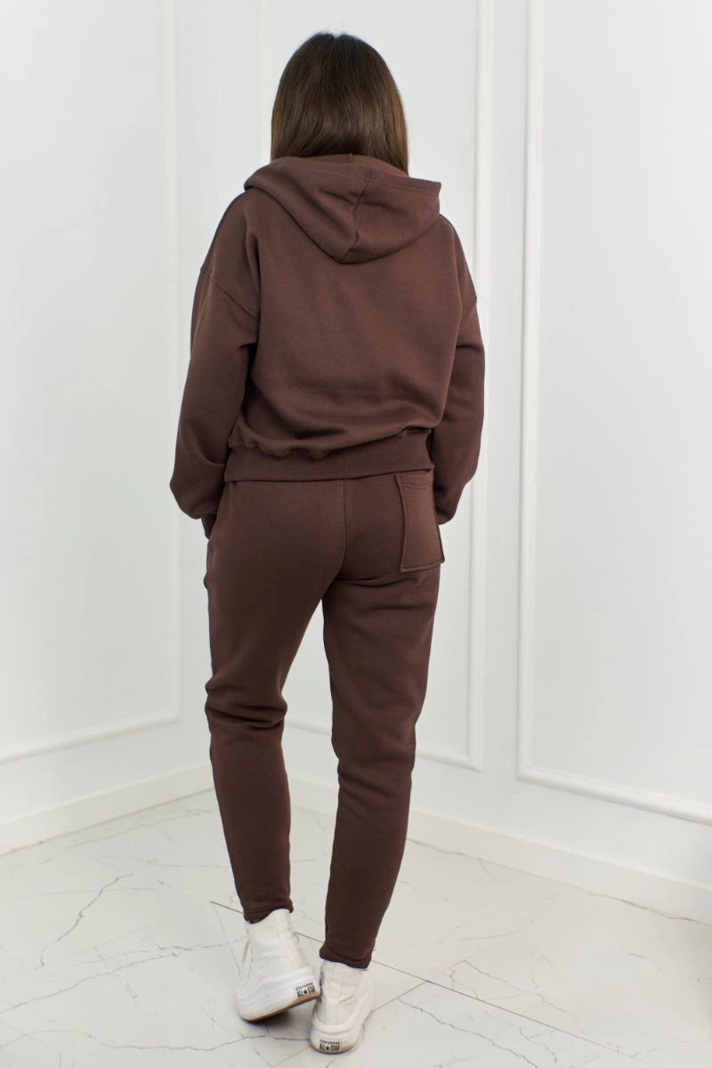 Изолиран комплект суичър с панталон 9577